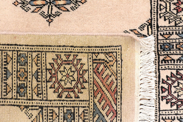 Bisque Butterfly 2' 6 x 8' 5 - No. 46722 - ALRUG Rug Store