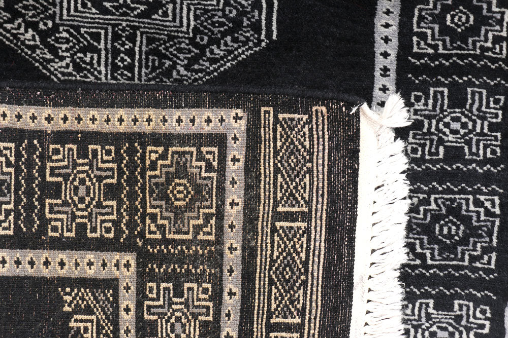 Black Fil Pa 2' 6 x 10' 6 - No. 46846 - ALRUG Rug Store