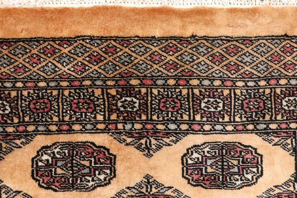 Moccasin Bokhara 2' 7 x 10' 8 - No. 46880 - ALRUG Rug Store