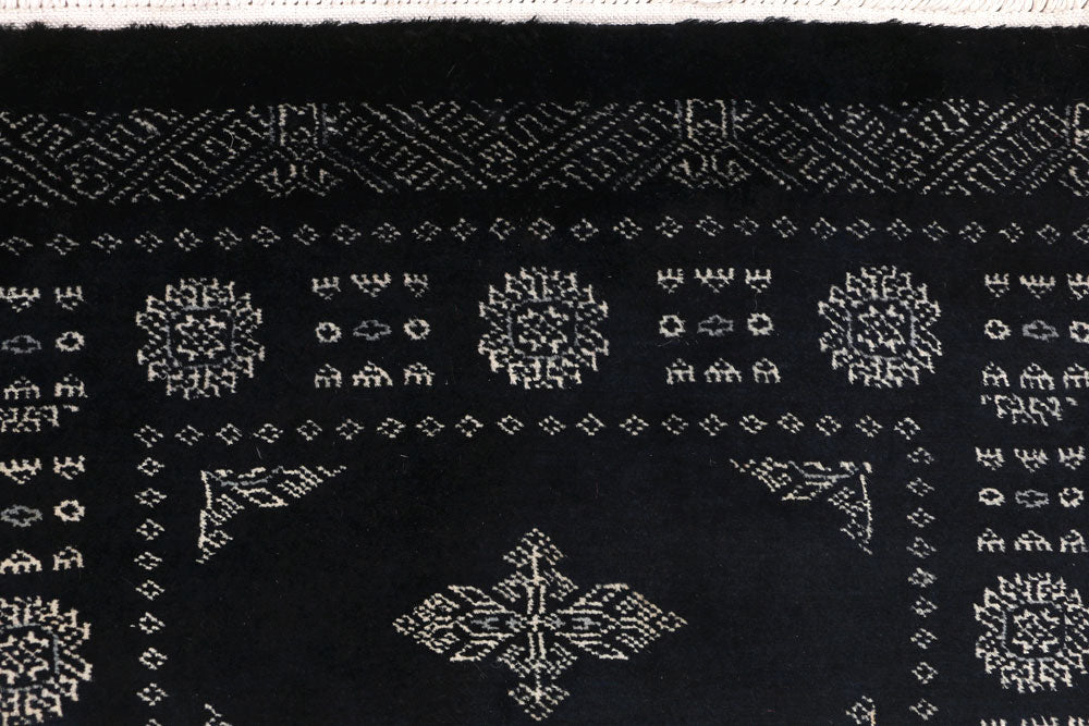 Black Butterfly 2' 7 x 12' 1 - No. 46912 - ALRUG Rug Store