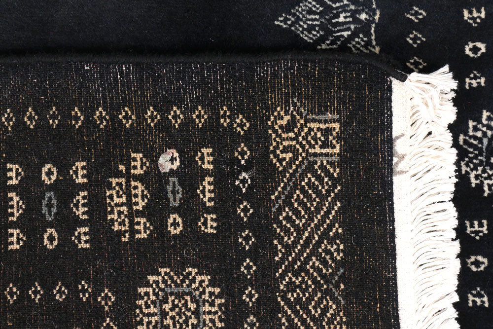 Black Butterfly 2' 7 x 12' 1 - No. 46912 - ALRUG Rug Store