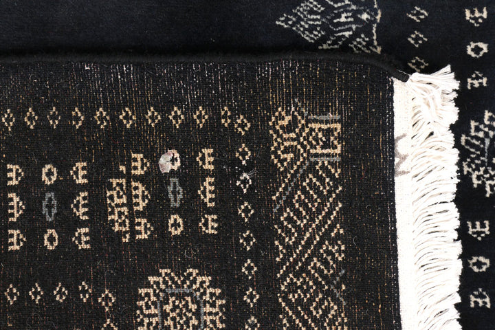 Black Butterfly 2' 7 x 12' 1 - No. 46912 - ALRUG Rug Store