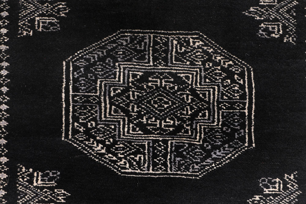 Black Fil Pa 2' 8 x 14' 10 - No. 47037 - ALRUG Rug Store