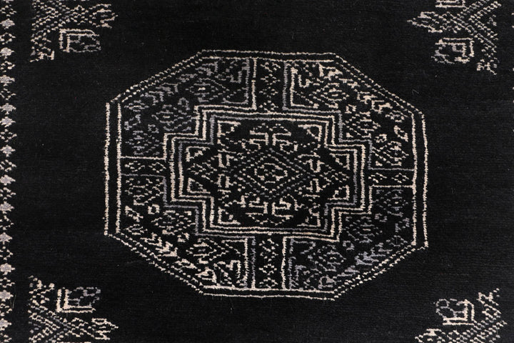Black Fil Pa 2' 8 x 14' 10 - No. 47037 - ALRUG Rug Store