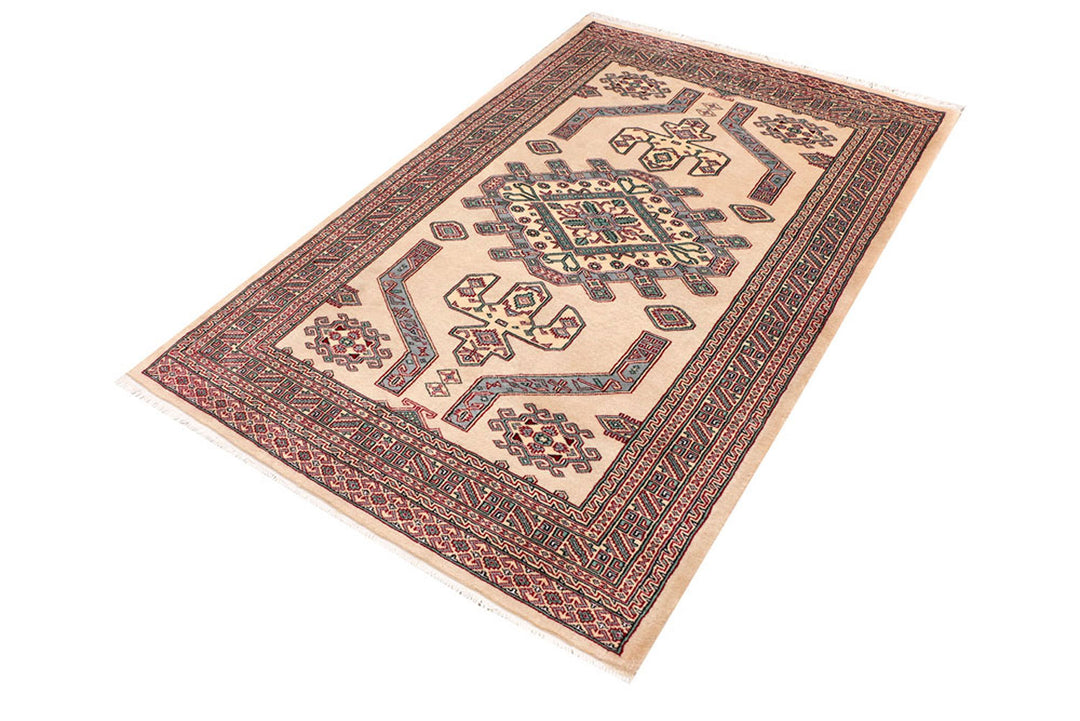 White Caucasian Rug 4' 2" x 6' 5" Hand-Knotted pattern