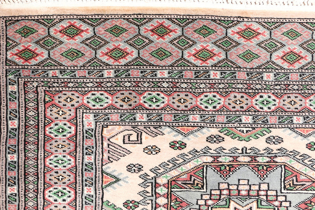 White Caucasian Rug 3'4" x 5'8" Hand-Knotted detail