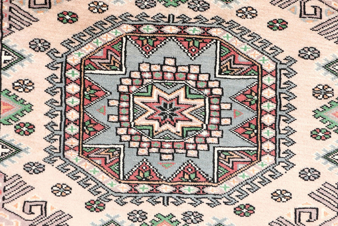 White Caucasian Rug 3'4" x 5'8" Hand-Knotted close-up
