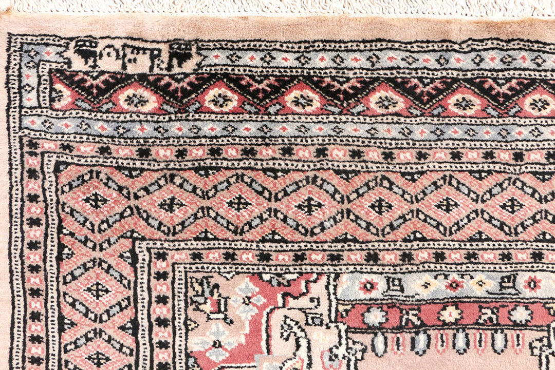 Burlywood Caucasian 3'  1" x 5'  10" - No. QA29188