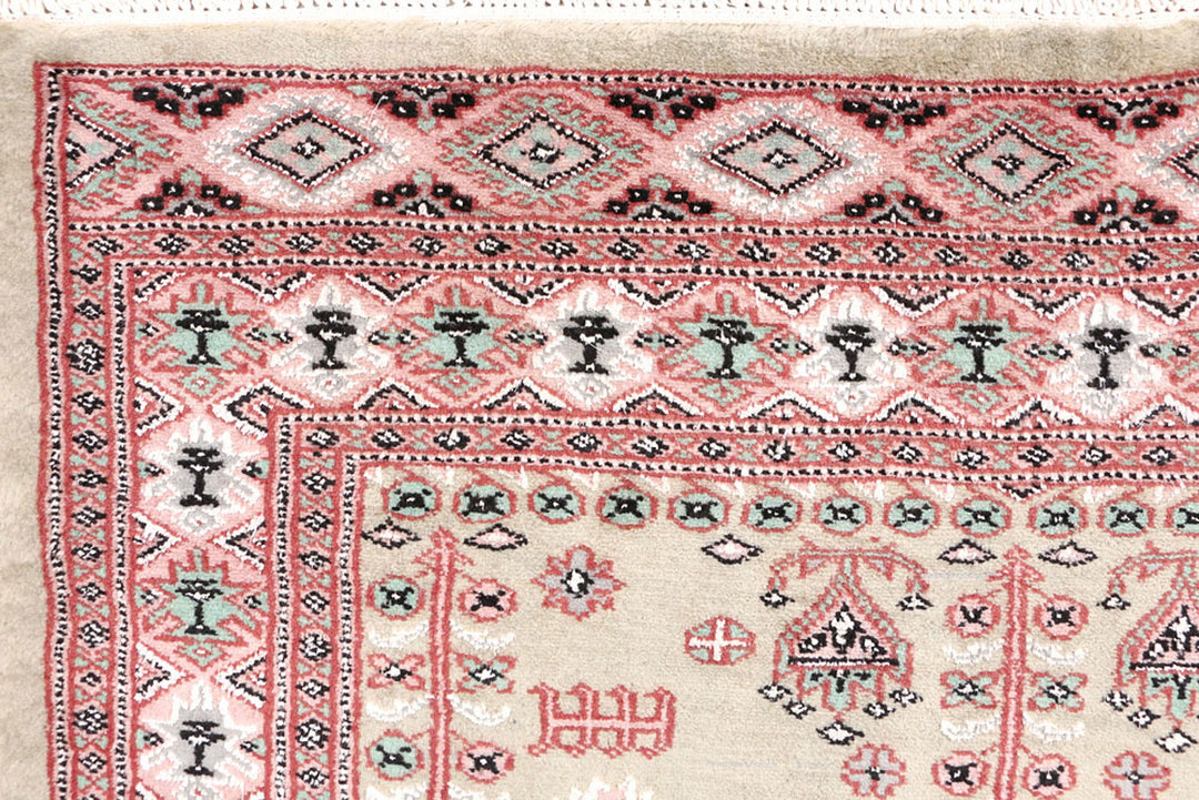 Gainsboro Caucasian 3'  3" x 5'  8" - No. QA18353