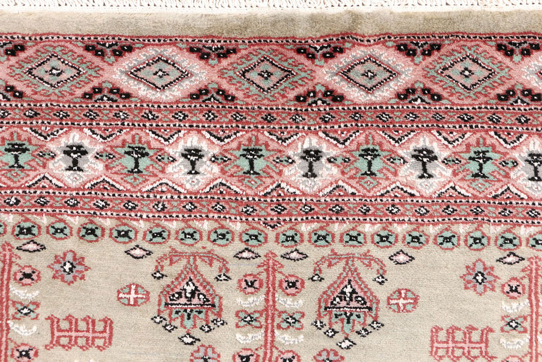 Gainsboro Caucasian 3'  3" x 5'  8" - No. QA18353