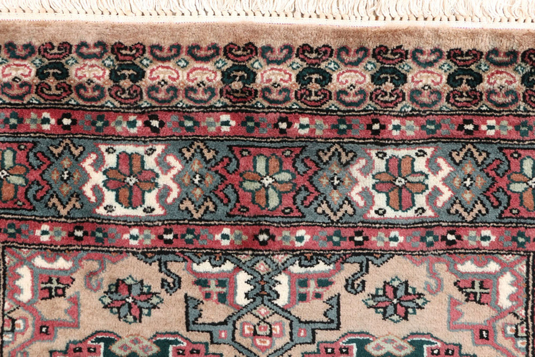 Tan Caucasian 2'  11" x 5'  10" - No. QA23858