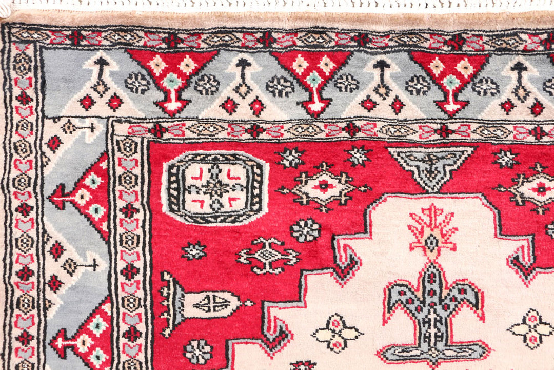 Tan Caucasian 3'  2" x 5'  8" - No. QA17271