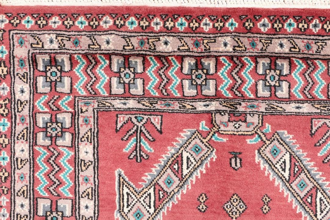 Indian Red Caucasian 3'  1" x 5'  8" - No. QA32210