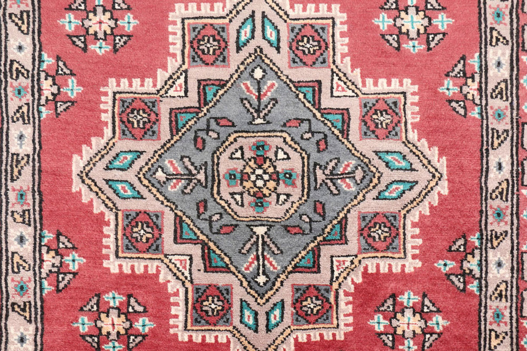 Indian Red Caucasian 3'  1" x 5'  8" - No. QA32210
