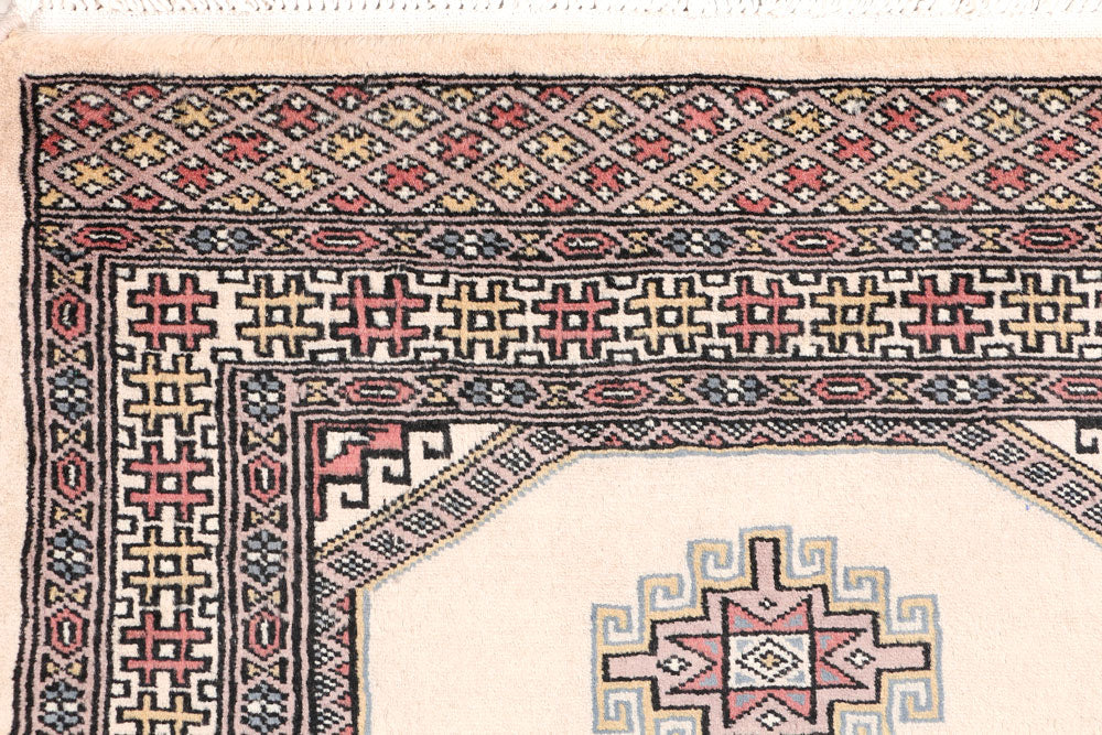 Bisque Bokhara 2' 6 x 4' 1 - No. 47522 - ALRUG Rug Store