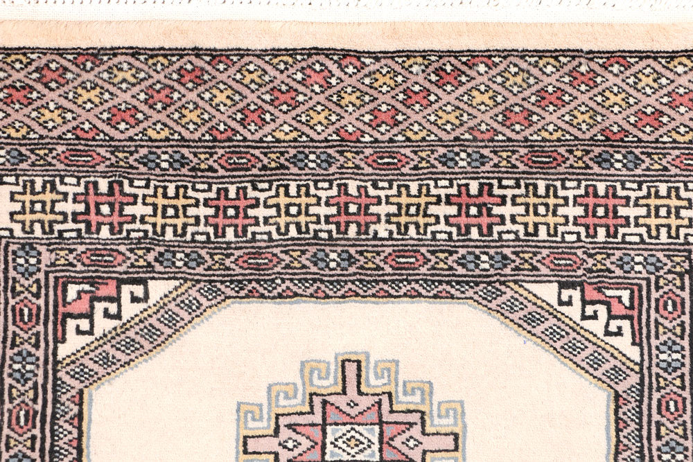 Bisque Bokhara 2' 6 x 4' 1 - No. 47522 - ALRUG Rug Store