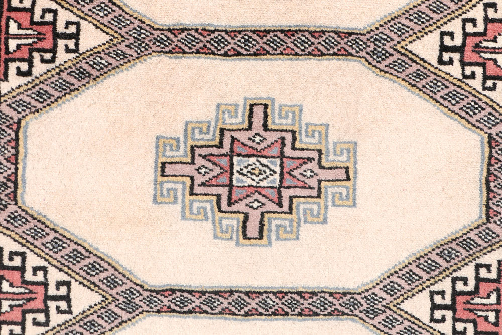 Bisque Bokhara 2' 6 x 4' 1 - No. 47522 - ALRUG Rug Store