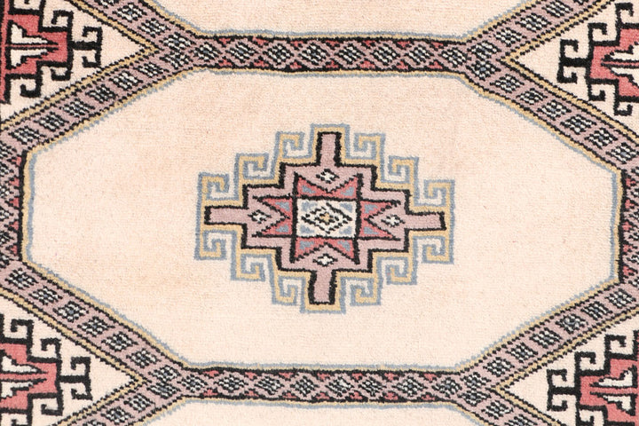 Bisque Bokhara 2' 6 x 4' 1 - No. 47522 - ALRUG Rug Store