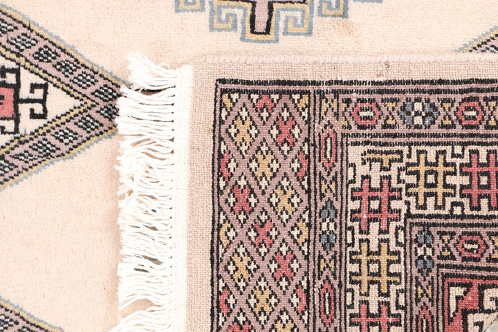 Bisque Bokhara 2' 6 x 4' 1 - No. 47522 - ALRUG Rug Store
