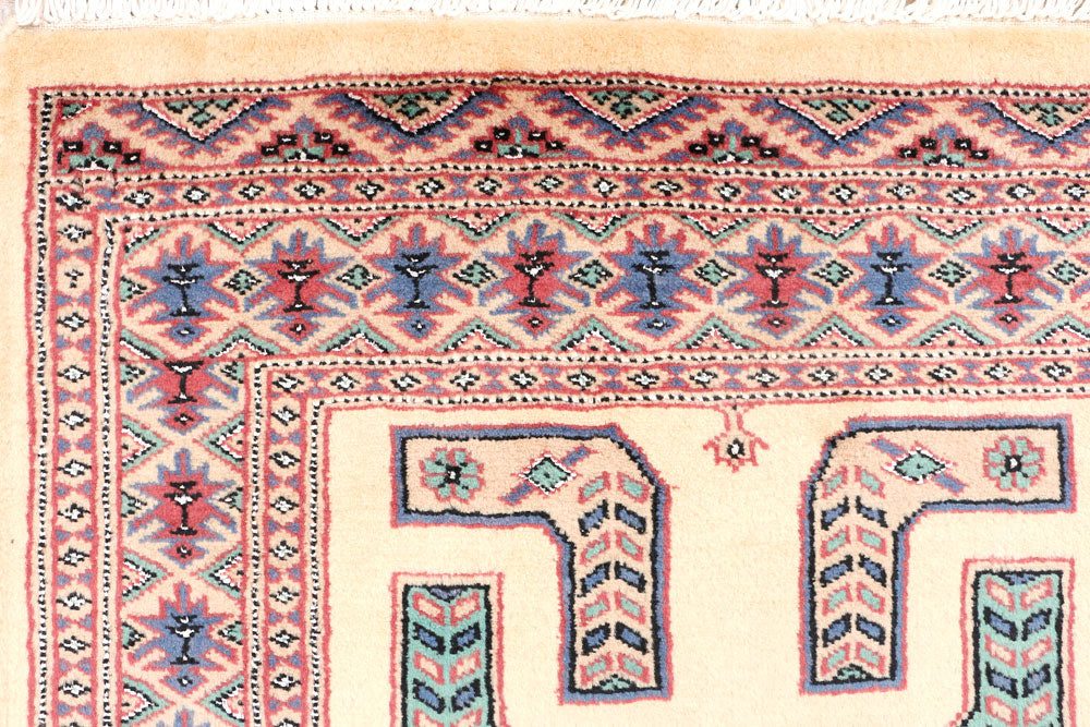 Navajo White Caucasian 2' 7 x 4' - No. 47610 - ALRUG Rug Store