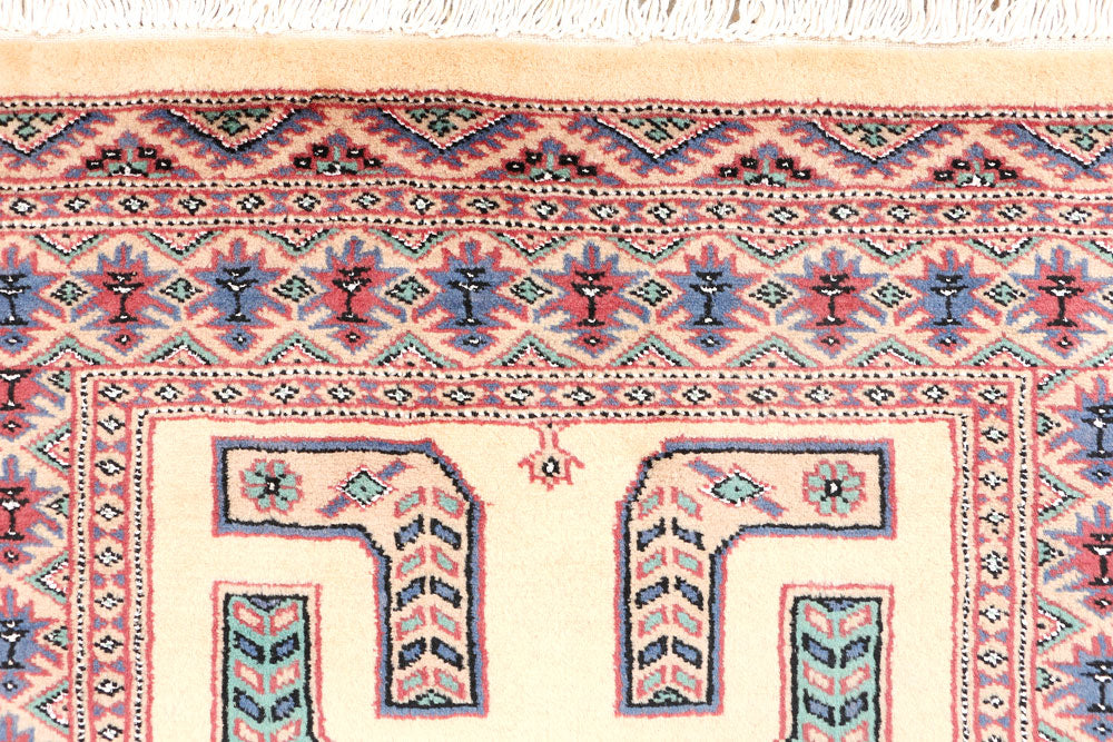 Navajo White Caucasian 2' 7 x 4' - No. 47610 - ALRUG Rug Store