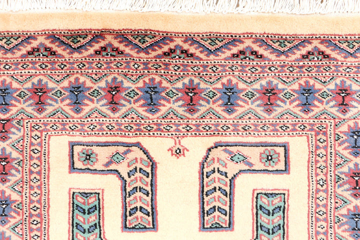 Navajo White Caucasian 2' 7 x 4' - No. 47610 - ALRUG Rug Store