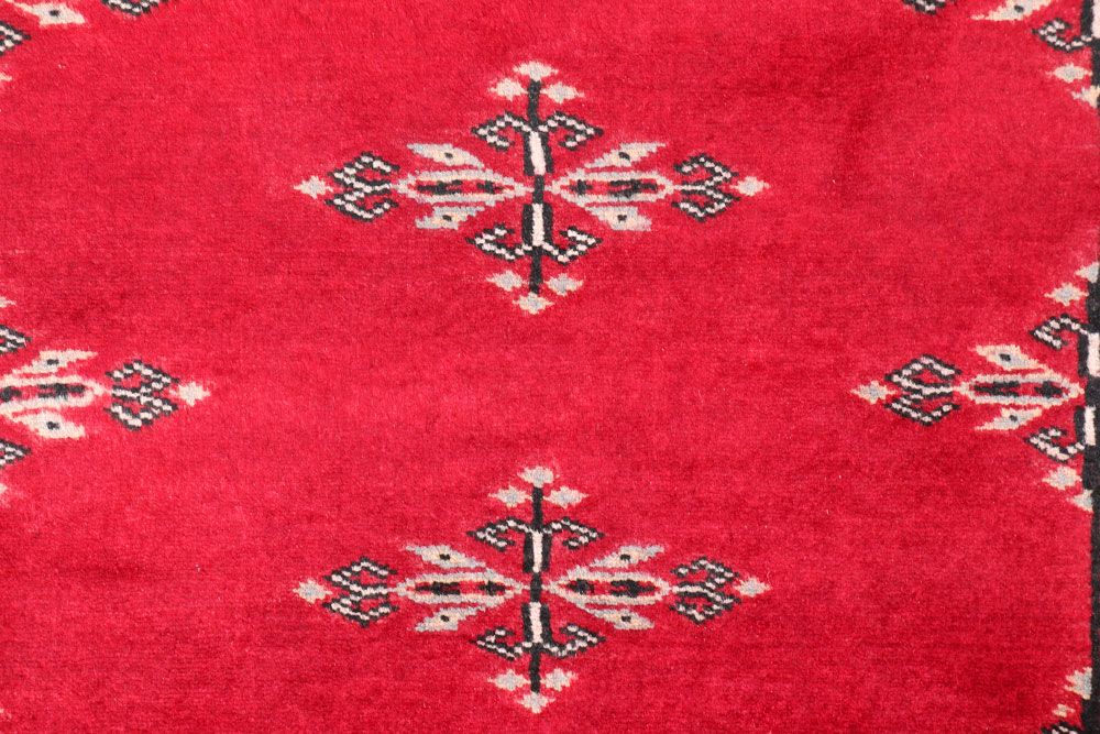 Butterfly 2' 7 x 3' 9 - No. 47628 - ALRUG Rug Store
