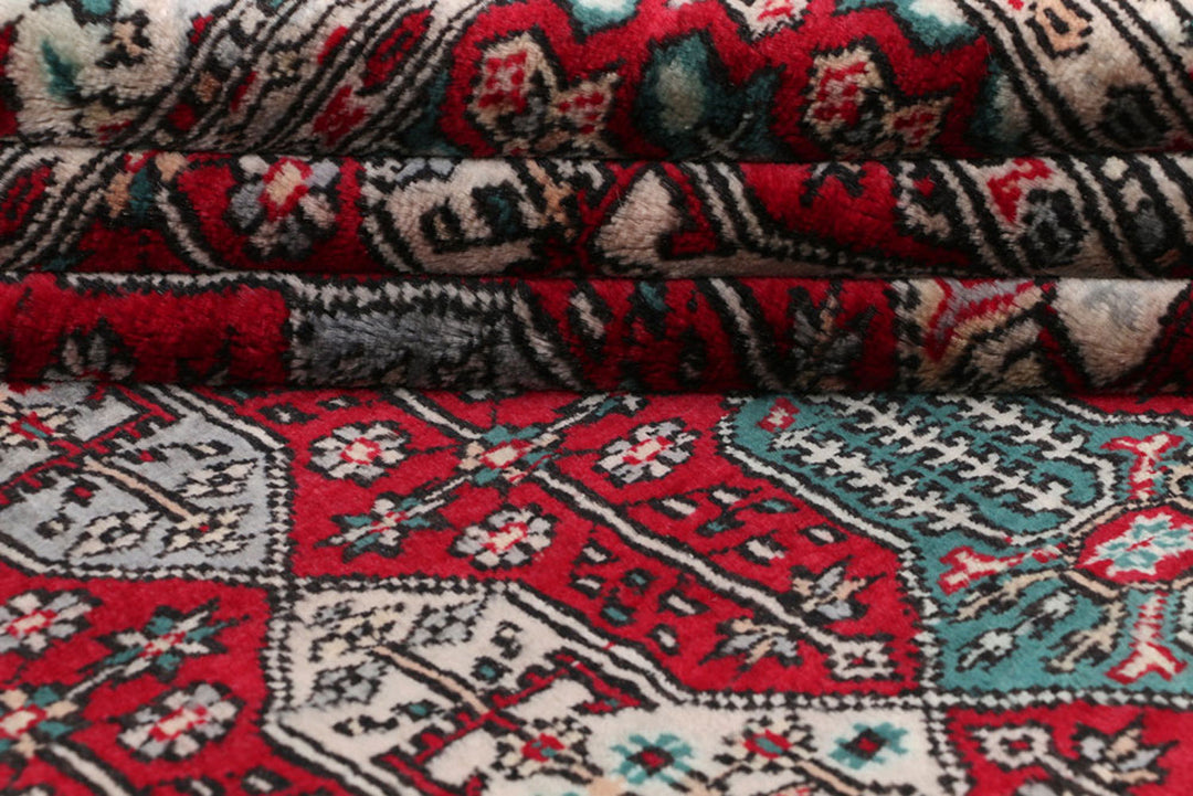 Firebrick Caucasian 6'  3" x 8'  10" - No. QA15967