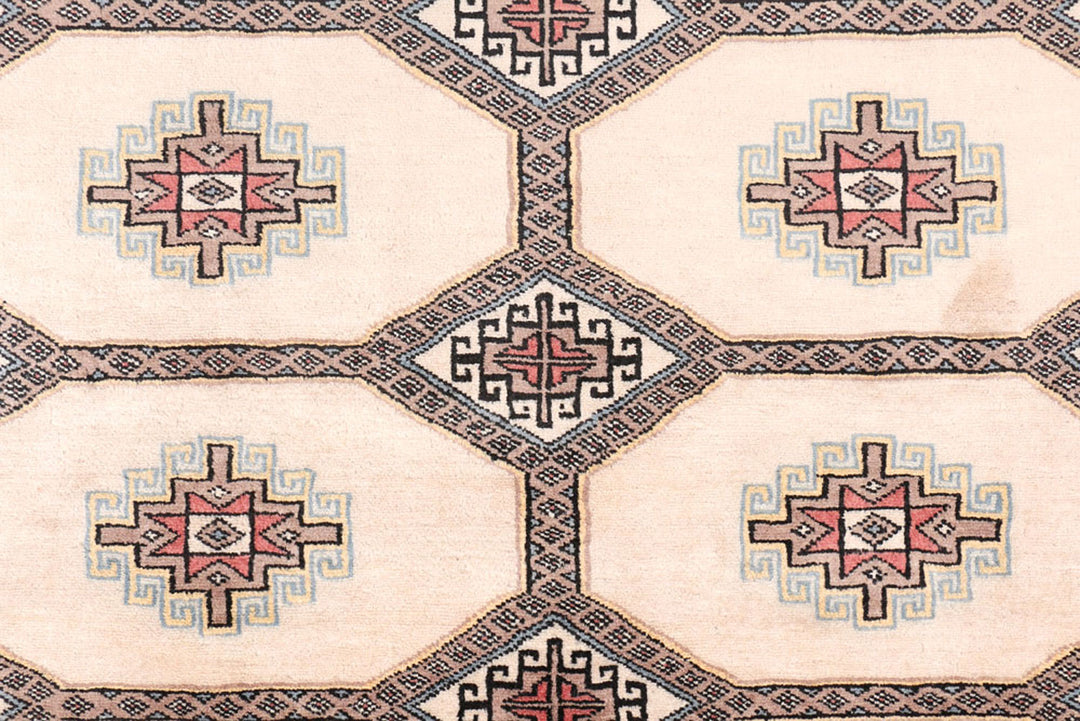 Navajo White Jaldar 6'  8" x 10'  4" - No. QA26140