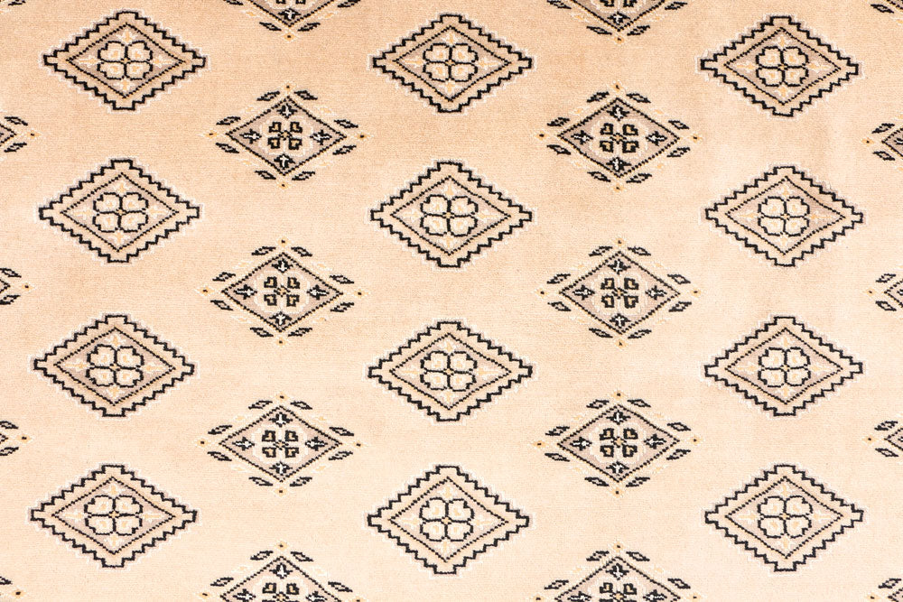 Navajo White Jaldar 6' 6 x 9' 10 - No. 47673 - ALRUG Rug Store