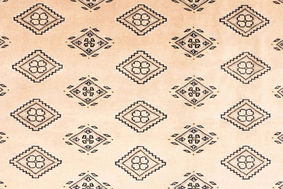 Navajo White Jaldar 6'  6" x 9'  10" - No. QA55194