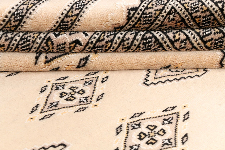 Navajo White Jaldar 6' 6 x 9' 10 - No. 47673 - ALRUG Rug Store