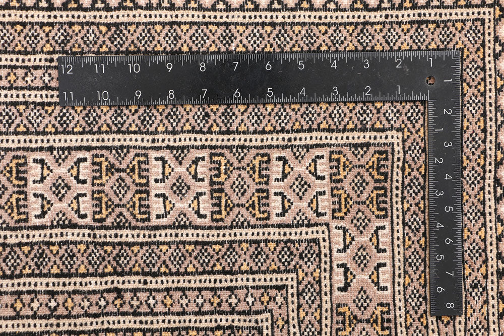 Navajo White Jaldar 6' 6 x 9' 10 - No. 47673 - ALRUG Rug Store