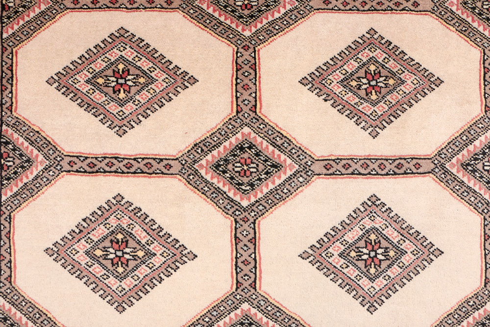 Navajo White Jaldar 6' 7 x 10' 5 - No. 47757 - ALRUG Rug Store