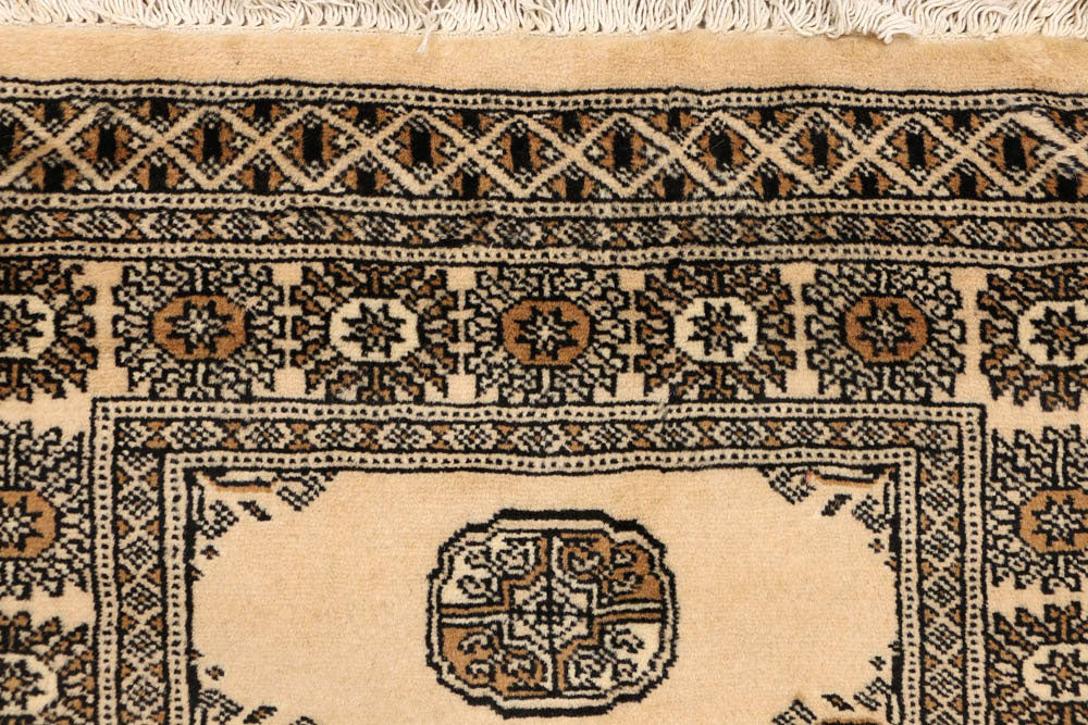 Burlywood Bokhara 2' 7 x 9' - No. 48164 - ALRUG Rug Store