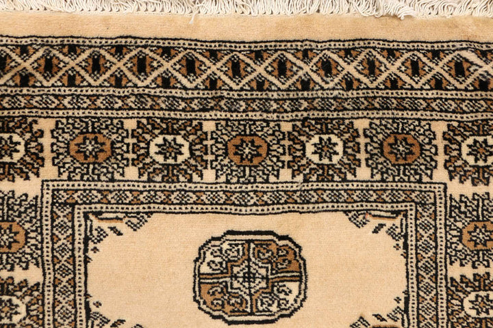 Burlywood Bokhara 2' 7 x 9' - No. 48164 - ALRUG Rug Store