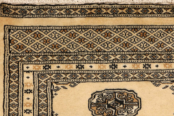 Navajo White Bokhara 2' 4 x 6' 9 - No. 48202 - ALRUG Rug Store