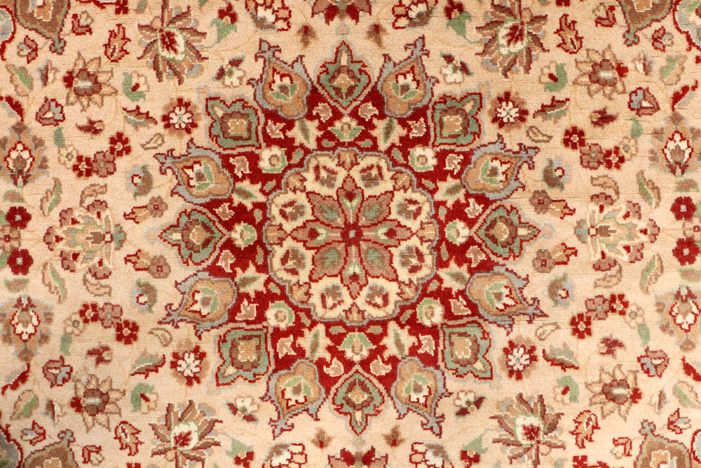 Bisque Kashan 3' 7 x 3' 9 - No. 48412 - ALRUG Rug Store