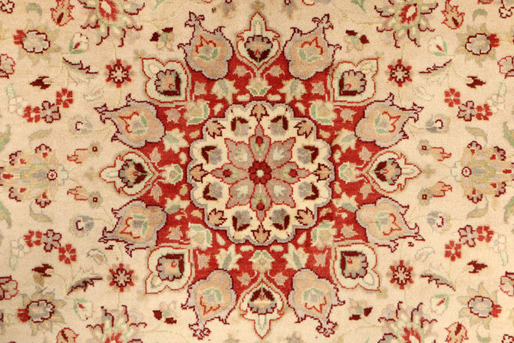 Bisque Kashan 4' x 4' 2 - No. 48418 - ALRUG Rug Store