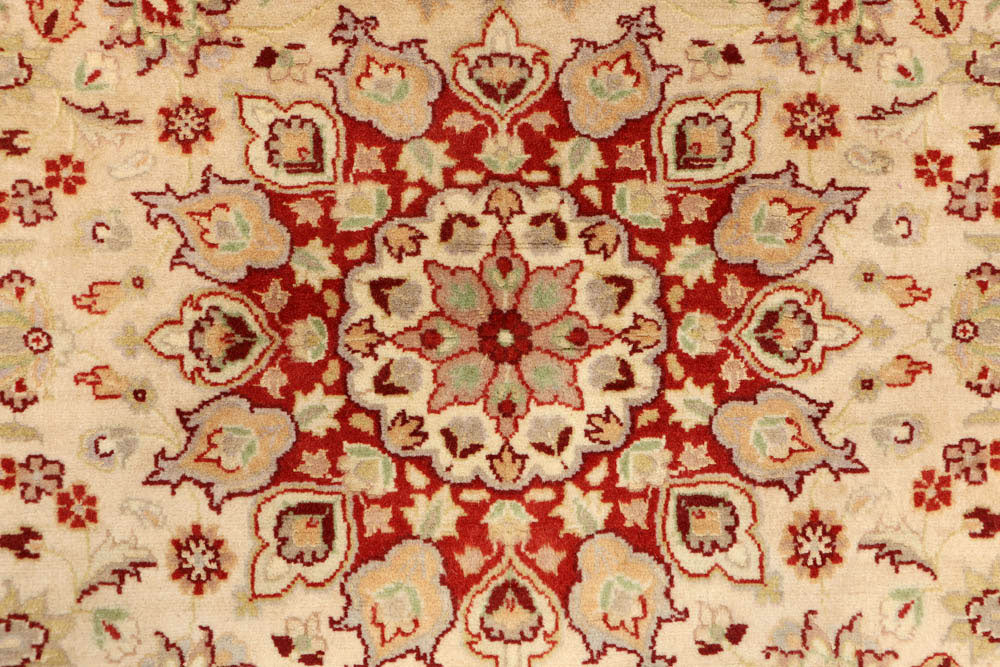 Bisque Kashan 4' x 4' 1 - No. 48419 - ALRUG Rug Store