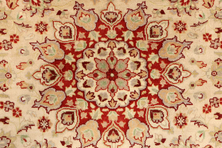 Bisque Kashan 4' x 4' 1 - No. 48419 - ALRUG Rug Store