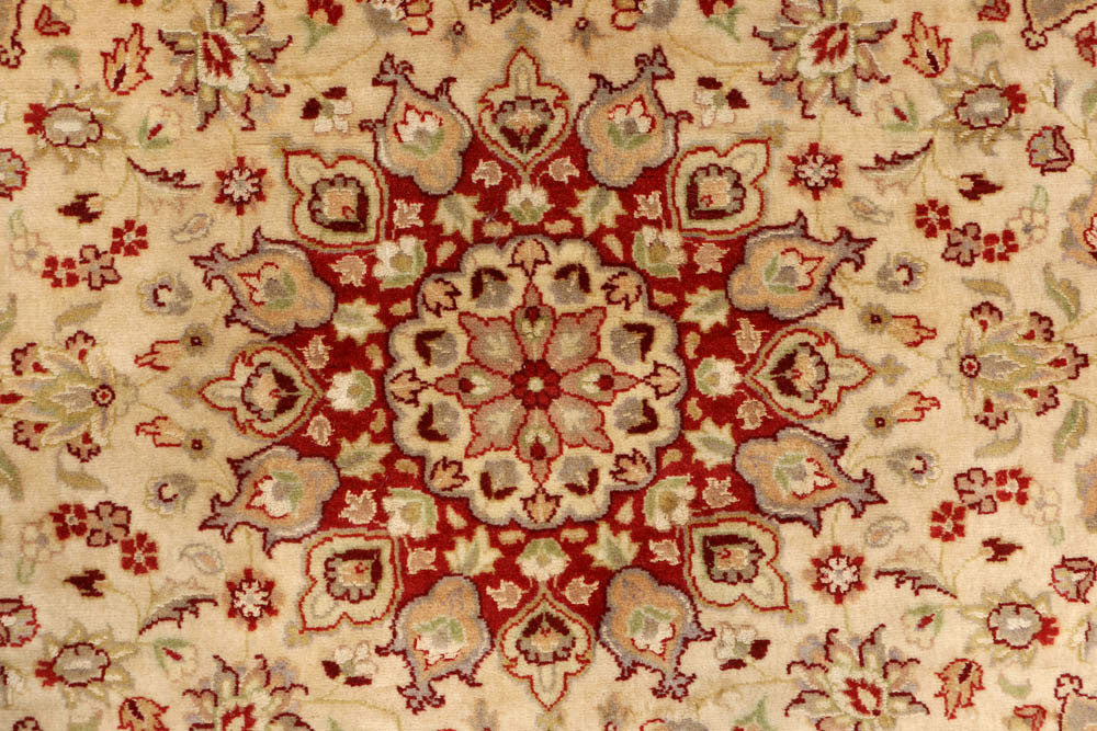 Bisque Kashan 4' x 4' 1 - No. 48421 - ALRUG Rug Store
