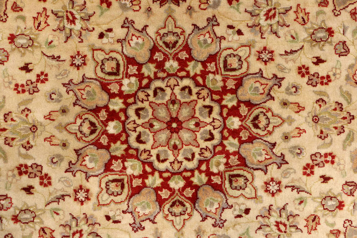 Bisque Kashan 4' x 4' 1 - No. 48421 - ALRUG Rug Store