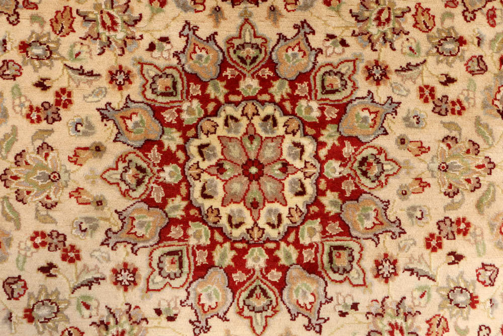 Bisque Kashan 3' 11 x 4' 3 - No. 48422 - ALRUG Rug Store
