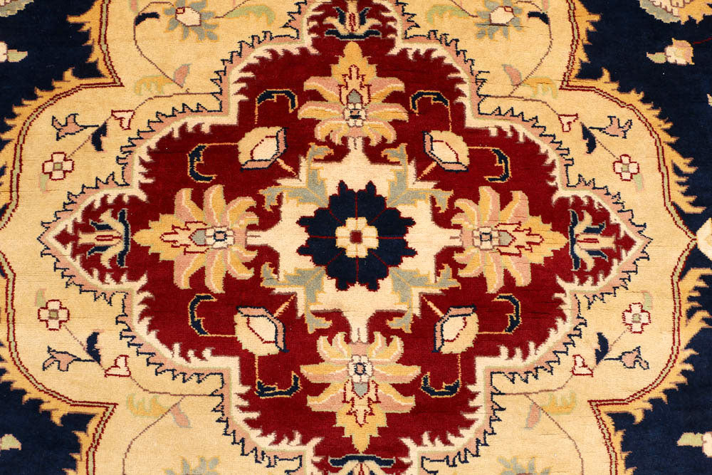 Midnight Blue Isfahan 6' 8 x 9' 2 - No. 48665 - ALRUG Rug Store