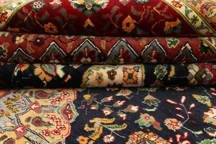 Black Kashan 6' 8 x 9' 9 - No. 48705 - ALRUG Rug Store