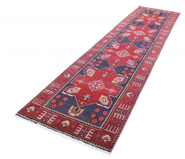 Hamadan 3’ 3″ x 13’ 1″ - No. AV98037