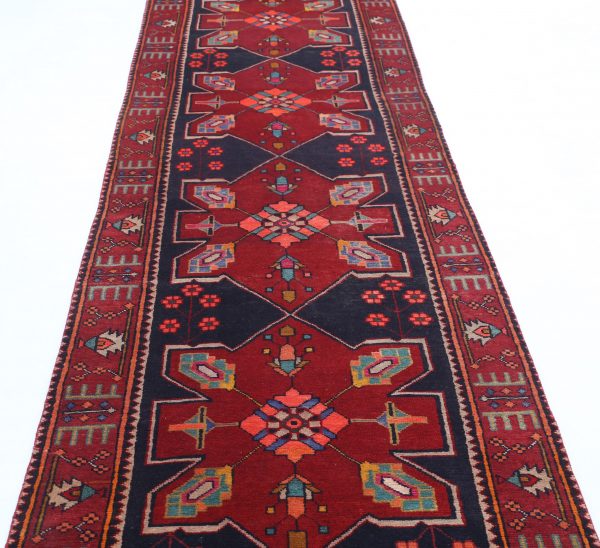 Hamadan 3’ 3″ x 13’ 1″ - No. AV98037