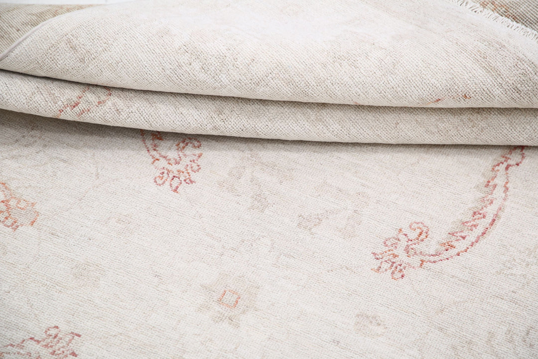 Hand Knotted Serenity Wool Rug 4' 11" x 7' 0" - No. AT72535