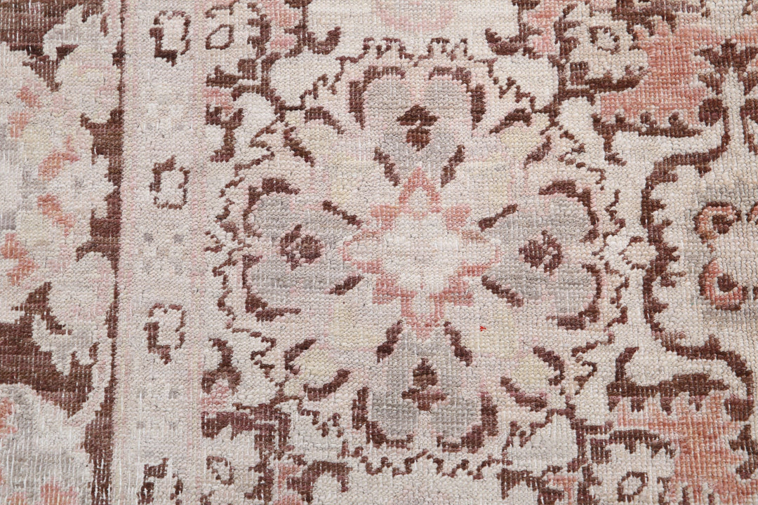Hand Knotted Serenity Wool Rug 7' 10" x 7' 10" - No. AT67518